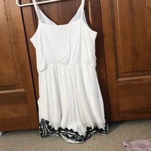 PacSun Other - Pacsun La Hearts White & Navy Romper PacSun Other - Pacsun La Hearts White & Navy Romper